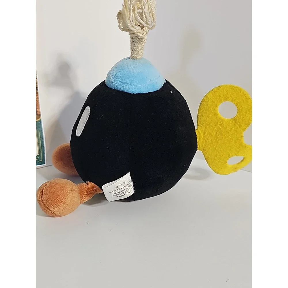 Super Mario Bros. Bob-omb‎ Black Plush Stuffed Toy w/ Yellow Wind-Up Key